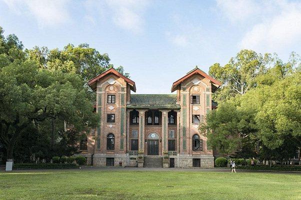 xiongmao体育_杀人诛心啊!3-1灭曼联后 瓜迪奥拉发火:本该赢6-0!(图1) xiongmao体育